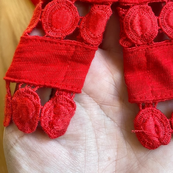 📦 SOLD - Cute women’s top! Size Medium. NWT. - Picture 4 of 9